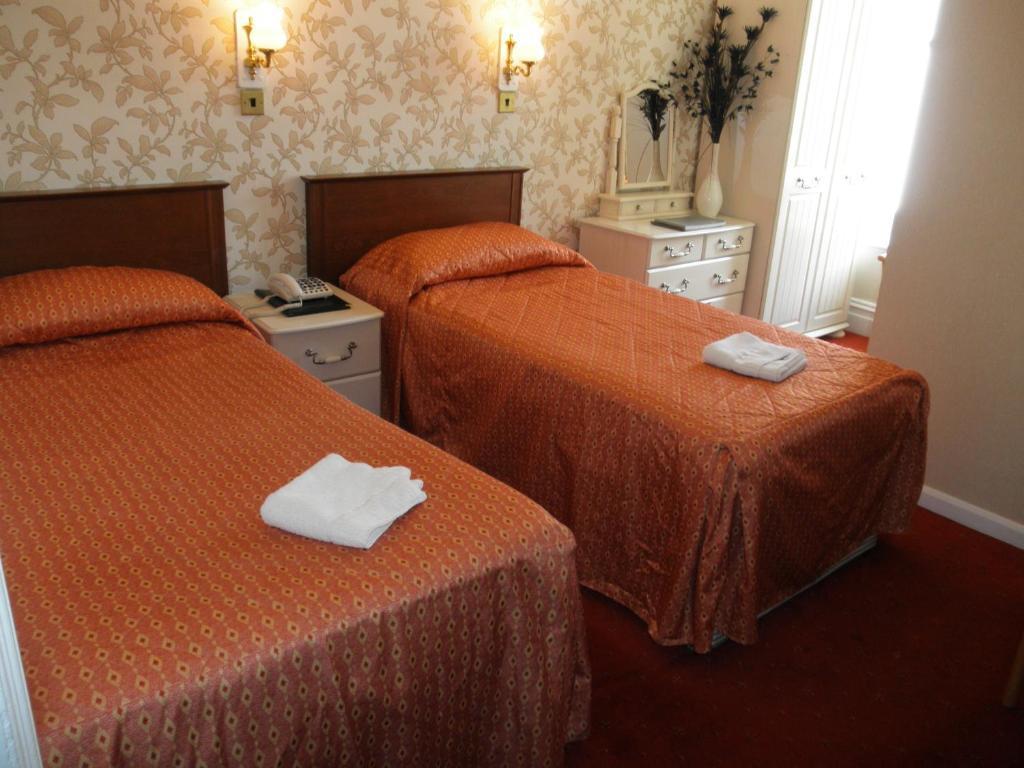 Queens Hotel Лландидно Номер фото